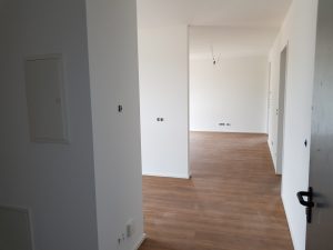 2021-08-13: Innenausbau - auch die Leichtbauwände sind nun fertig.